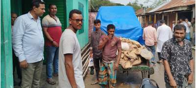 গাইবান্ধায় ওএমএসের ১৭ বস্তা চাল কালোবাজারে, ডিলার আ.লীগ নেতা আটক