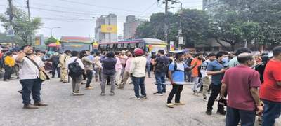 ইউআইইউ শিক্ষার্থীদের নতুন বাজার সড়ক অবরোধ