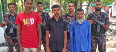 মহেশপুর উপজেলা সীমান্তে নারী-শিশুসহ আটক ১৩