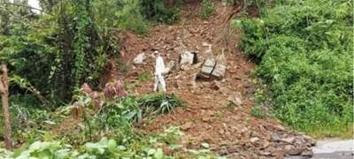 রাঙামাটির সাজেকে পাহাড় ধস, আটকা পড়েছেন প্রায় ৪২৫ পর্যটক
