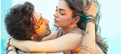 বাস্তবেও প্রেম করছেন ‘সাইয়ারা’ জুটি অহন-অনীত! 