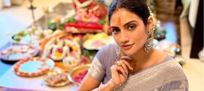 নুসরাত জন্মাষ্টমীর পূজায় আবার ট্রলের মুখে!