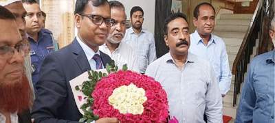 সিলেটের নতুন ডিসি সারওয়ার আলম দায়িত্ব গ্রহণ করলেন 