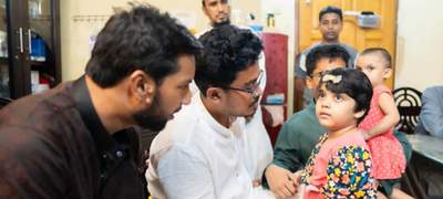 ডাকসুর নির্বাচিত নেতারা সাংবাদিক তরিকুলের পরিবারের পাশে 