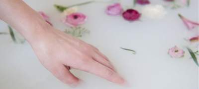 দুধ দিয়ে গোসলে শরীরের কি কি উপকার হয়?