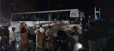 ঢাকা-ভাঙ্গা এক্সপ্রেসওয়েতে বাস উল্টে আহত ১৫ যাত্রী 