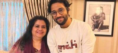‘প্রিন্স’ সিনেমার আইটেম সং-এ রুনা লায়লার সঙ্গে প্রীতম হাসান
