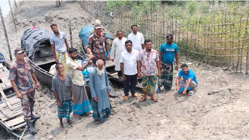 ৩ নৌকা ফেরত দিল বিএসএফ