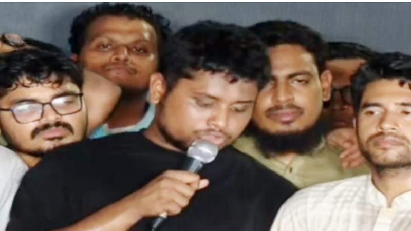 সরকারের সিদ্ধান্ত ইতিবাচক, সোমবার প্রজ্ঞাপন পেলে আনন্দ মিছিল করব: হাসনাত