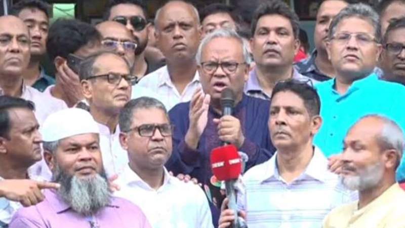 অন্তর্বর্তী সরকারের কথাবার্তা মানুষকে বিরক্ত করে তুলেছে: রুহুল কবির রিজভী