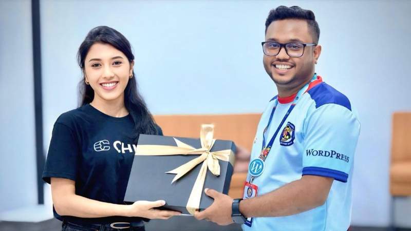 ওয়াস্ট কেয়ার ফান্ড: সম্মাননা পেলেন মালয়েশিয়া প্রবাসী বাংলাদেশি নাসিম মিয়া