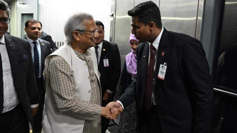 প্রধান উপদেষ্টা মালয়েশিয়ায় পৌঁছেছেন