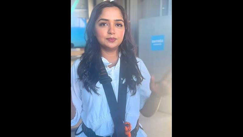 কানাডাতে ২১০ ফুট উঁচু থেকে হিমির বাঞ্জি জাম্প