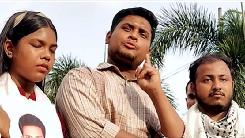 দীর্ঘদিন রাজপথের লড়াকু রুমিন আপাকে সাইবার বুলিং করা হচ্ছে: হাসনাত আবদুল্লাহ