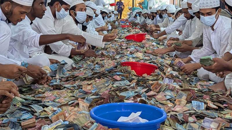 কিশোরগঞ্জে পাগলা মসজিদের দানবাক্সে মিলল ৩২ বস্তা টাকা, চলছে গণনা