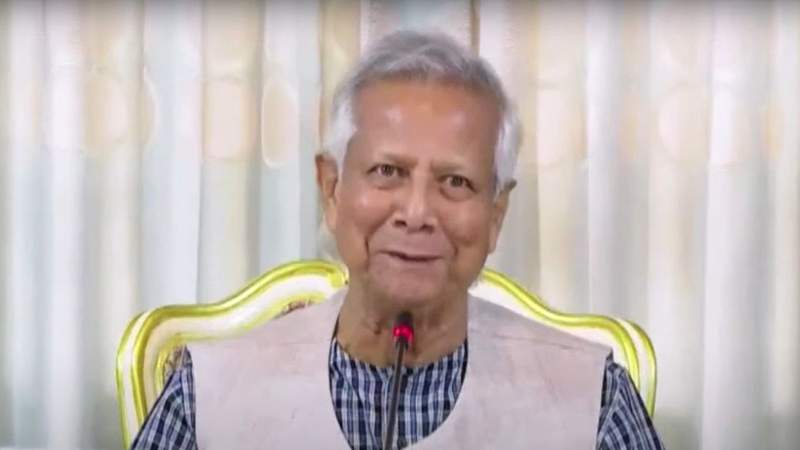 প্রধান উপদেষ্টা ঢাকেশ্বরী মন্দিরে