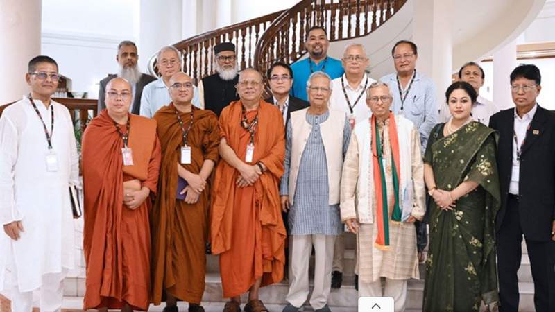 প্রধান উপদেষ্টার সঙ্গে বৌদ্ধ ধর্মীয় নেতাদের শুভেচ্ছা সাক্ষাৎ