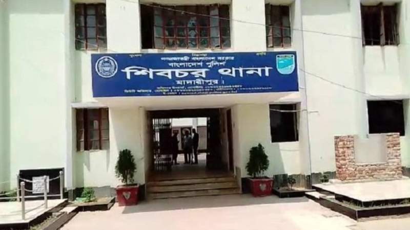 মাদারীপুরের শিবচরে ঘুমন্ত বাবাকে কুপিয়ে হত্যা ছেলে