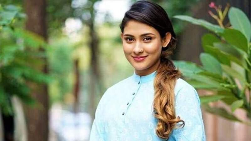 অভিনেত্রী মেহজাবীন চৌধুরীর বিরুদ্ধে গ্রেফতারি পরোয়ানা জারি