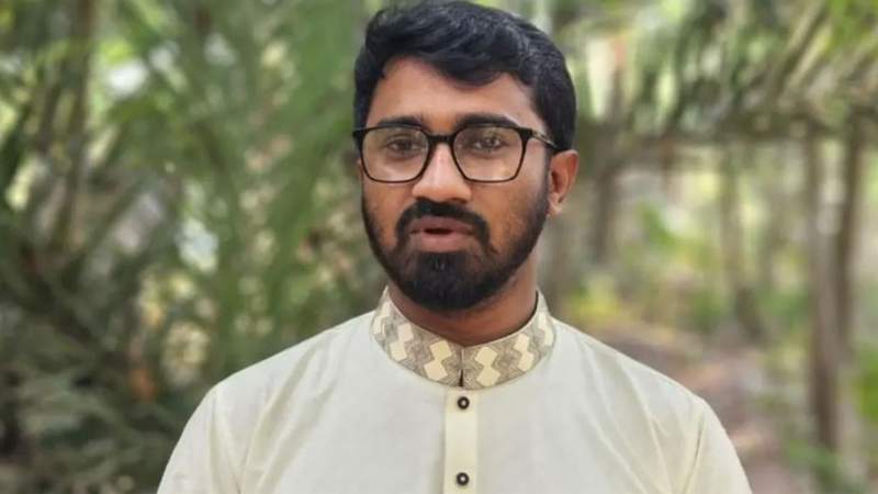 অল্পের জন্য ট্রাকচাপা থেকে রক্ষা পেলেন রাশেদ খান