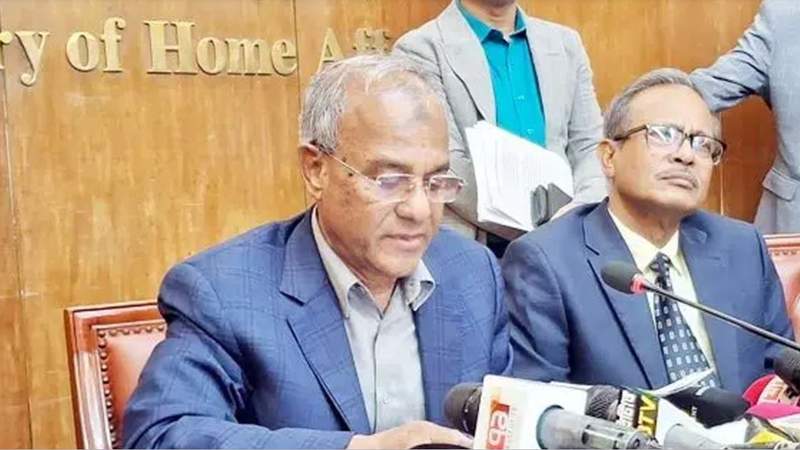 দেশে নিরাপত্তা ঝুঁকিতে থাকা ২০ জনকে গানম্যান দেওয়া হয়েছে