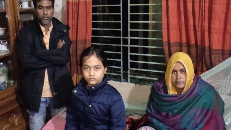 নারায়ণগঞ্জের ফতুল্লায় রামদা নিয়ে ঘোরার প্রতিবাদ করায় বাড়িতে বোমা বিস্ফোরণ