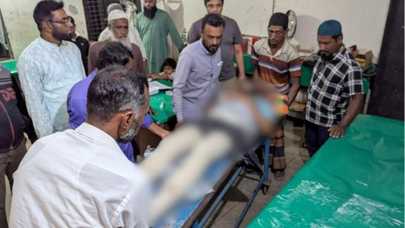 কুয়াকাটায় ইয়াবা সেবনে বাধা দেয়ায় হোটেল মালিককে হাতুড়ি দিয়ে পিটিয়ে জখম