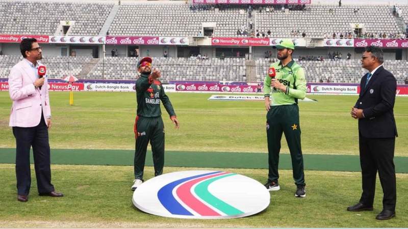 টস জিতলো বাংলাদেশ : পাকিস্তানকে ব্যাটিংয়ে পাঠালো