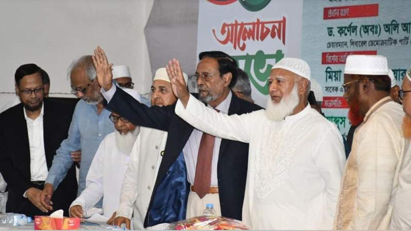আমিরকে টিটকারি না মেরে সত্যকে গ্রহণ করো: কর্ণেল অলি