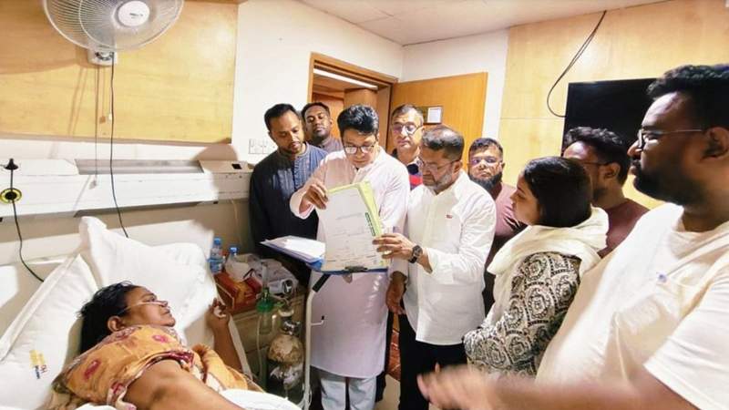 বিএনপি নেতার অসুস্থ স্ত্রীর পাশে প্রধানমন্ত্রী